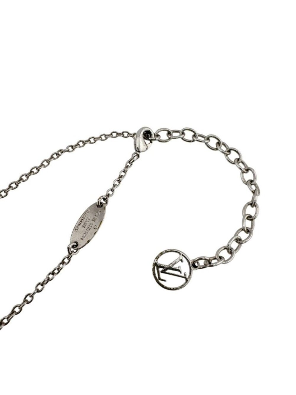 Louis Vuitton Essential Necklace - Picture 6 of 8